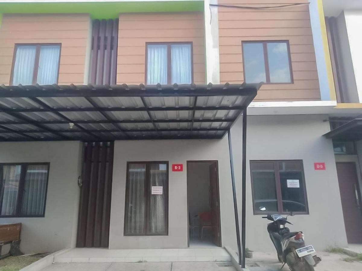 Colombus Residence Karawang Mitra Reddoorz Telukjambe Exteriér fotografie